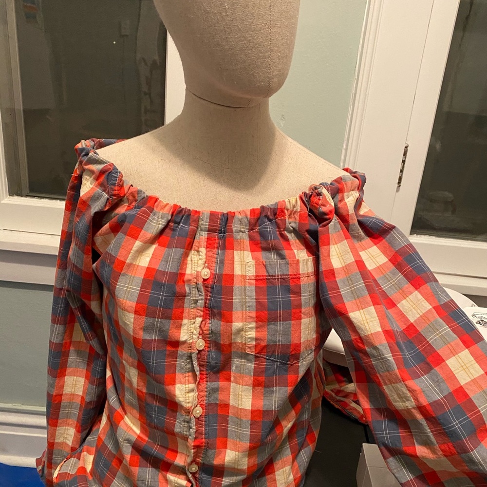 Over the shoulder top